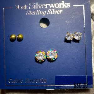 Beautiful 3 stud set earrings